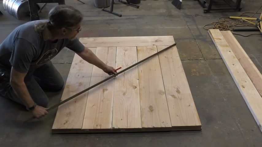 Encontrando el centro del panel trazando diagonales