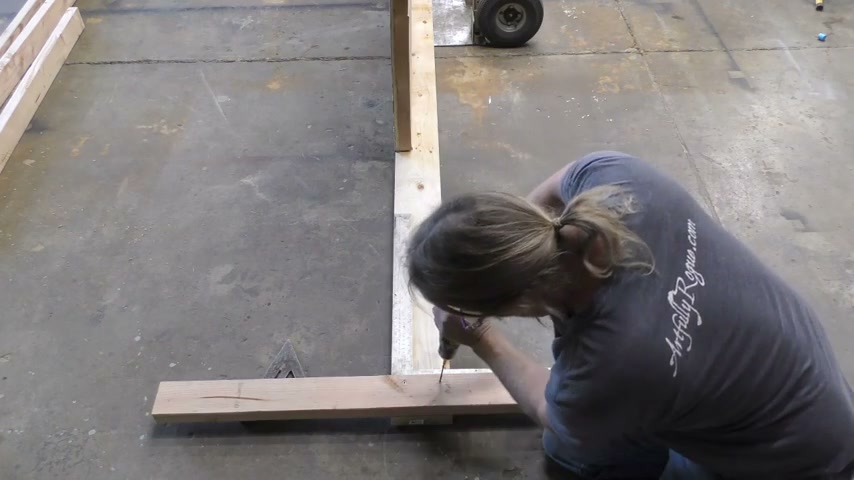 Armando la base triangular con 2x4 en ángulo de 45 grados